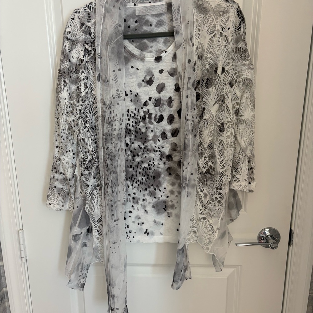 Chic Lace Women's Blouse - Black and White